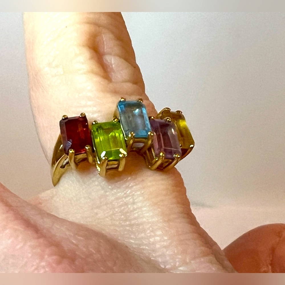 Vintage!! CJC 1960s 10K Yellow Gold Multicolor Genuine Birthstone Ring. Size 8